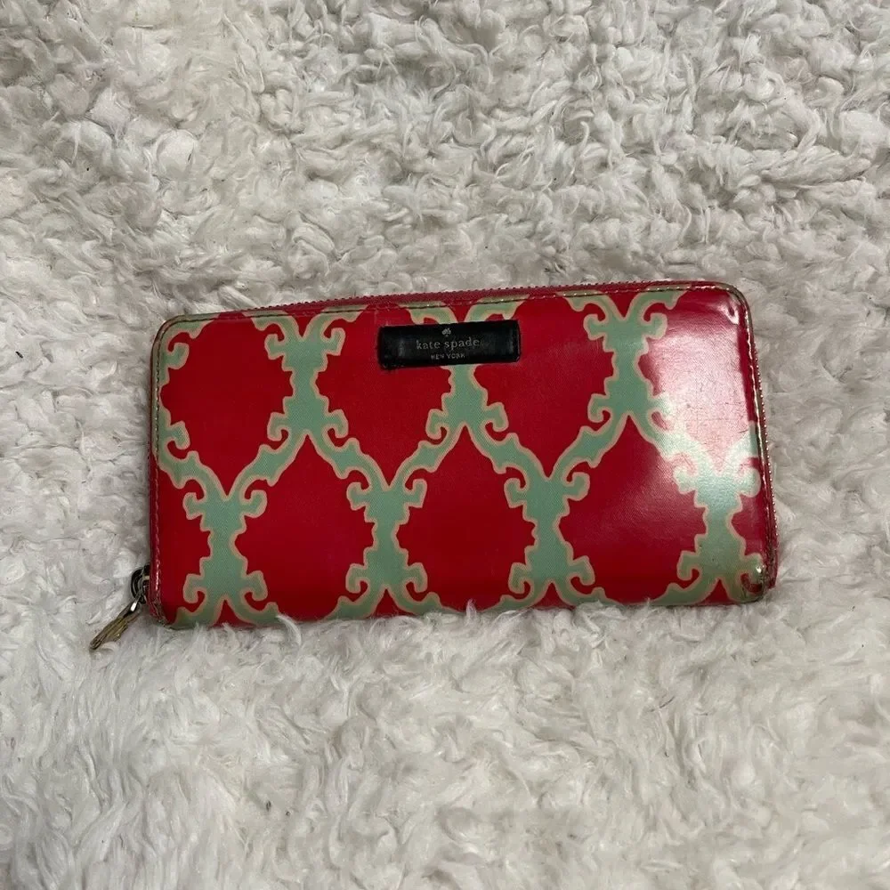 Kate Spade Neda Daycation Wallet Coral Red Turquoise Blue.